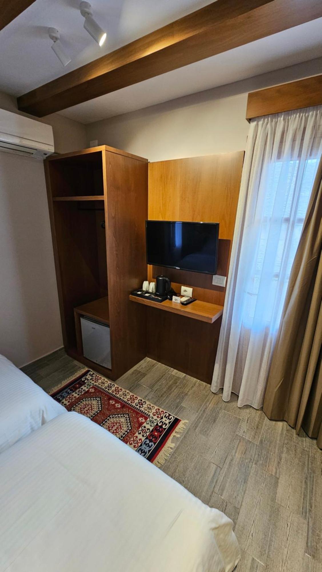 Palorto Hotel ジロカストラ エクステリア 写真